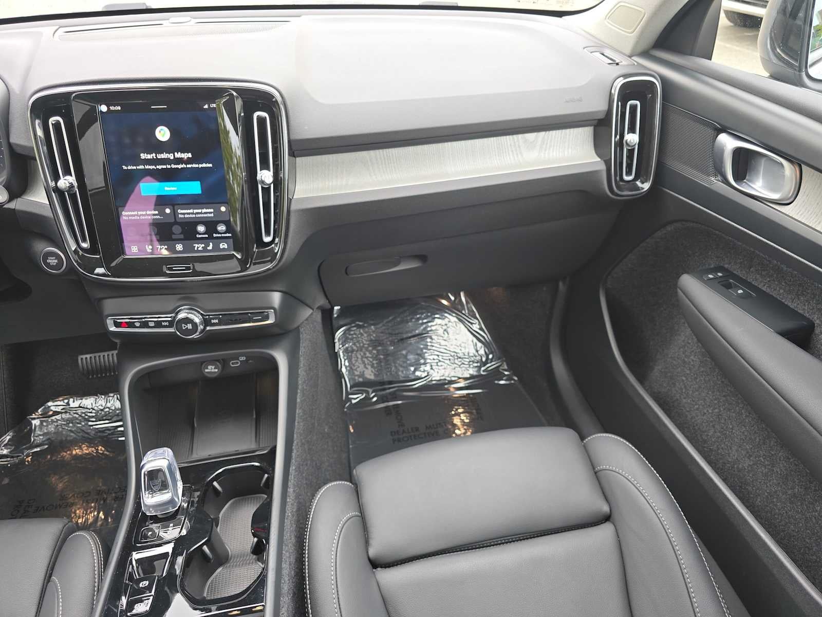 2026 Volvo XC40 Plus