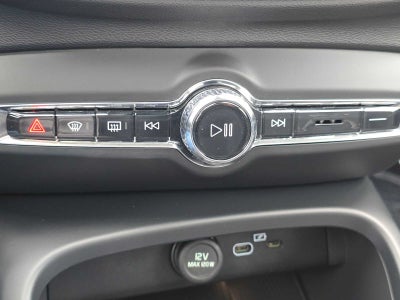 2026 Volvo XC40 Plus