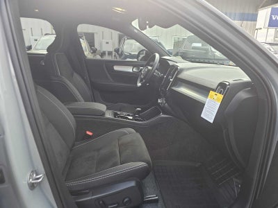 2026 Volvo XC40 Ultra Black Edition