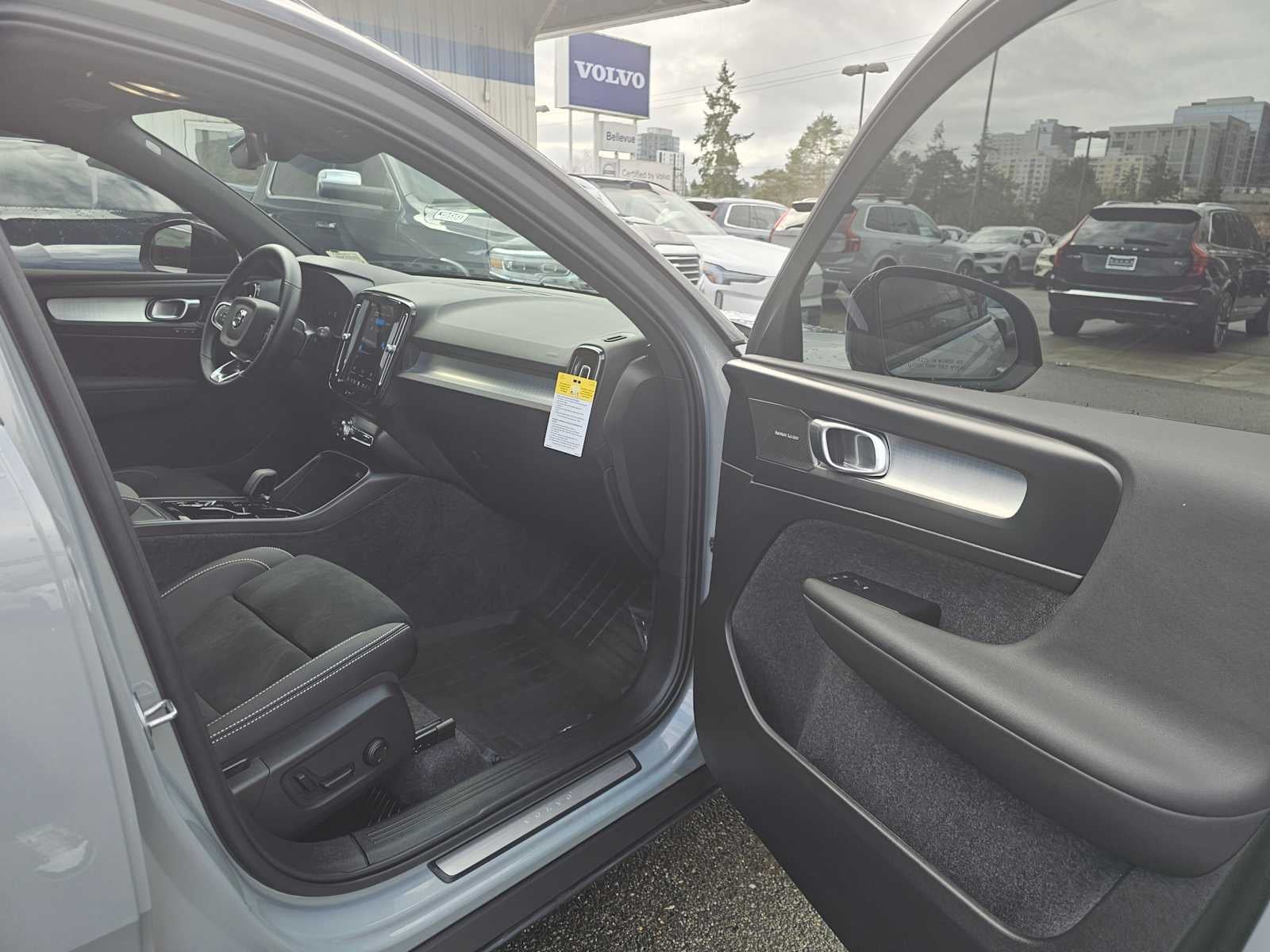 2026 Volvo XC40 Ultra Black Edition