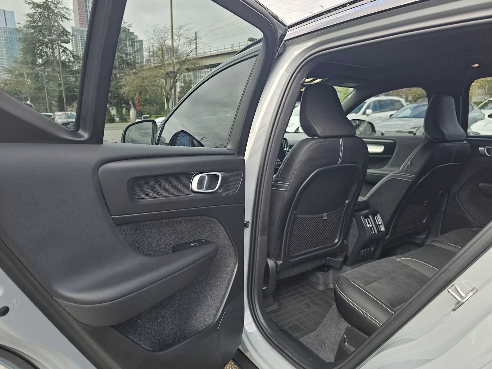 2026 Volvo XC40 Ultra Black Edition