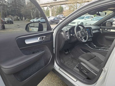 2026 Volvo XC40 Ultra Black Edition