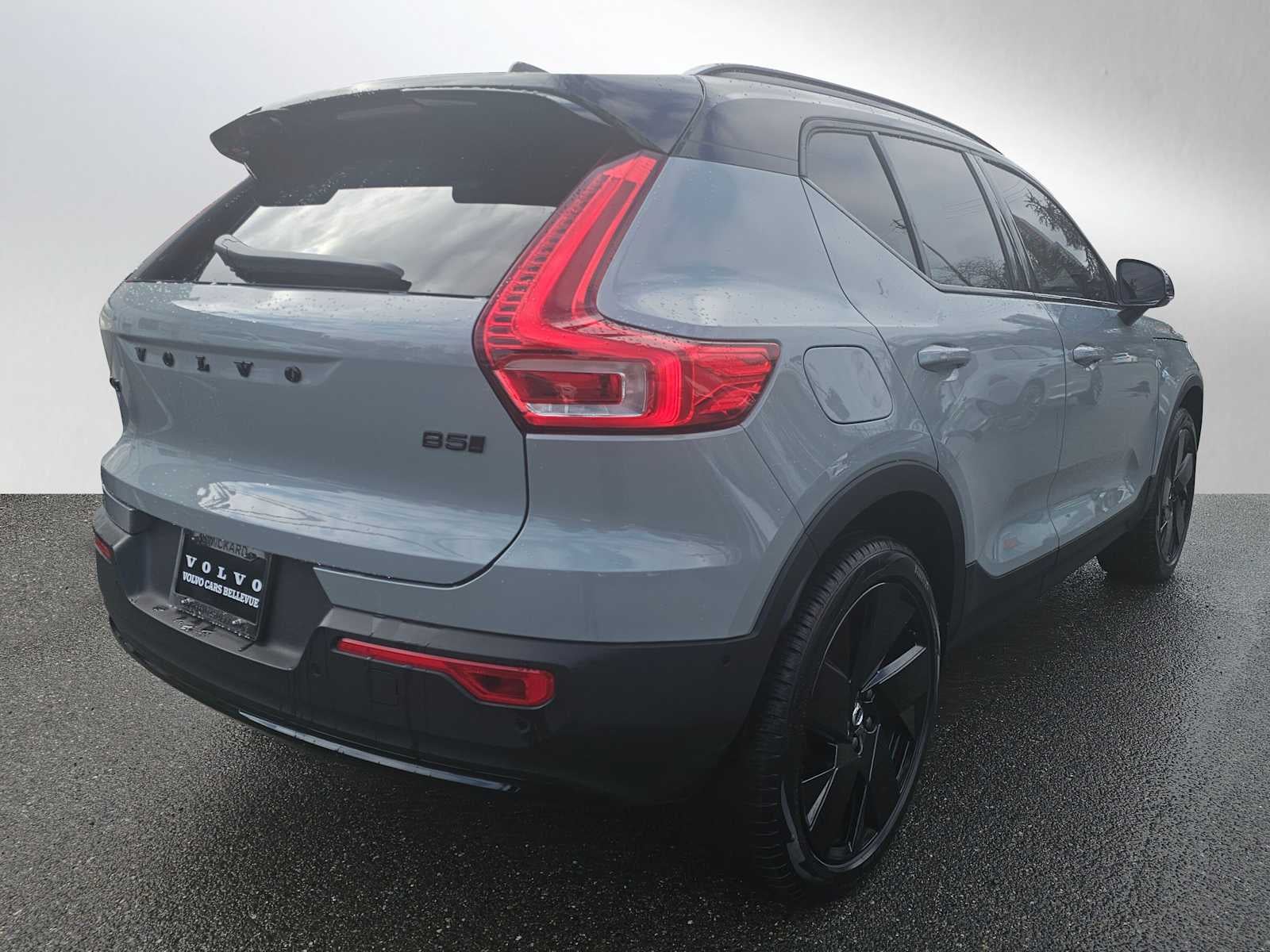 2026 Volvo XC40 Ultra Black Edition