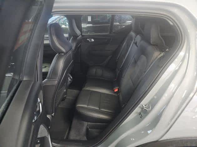 2025 Volvo XC40 Plus Bright Theme