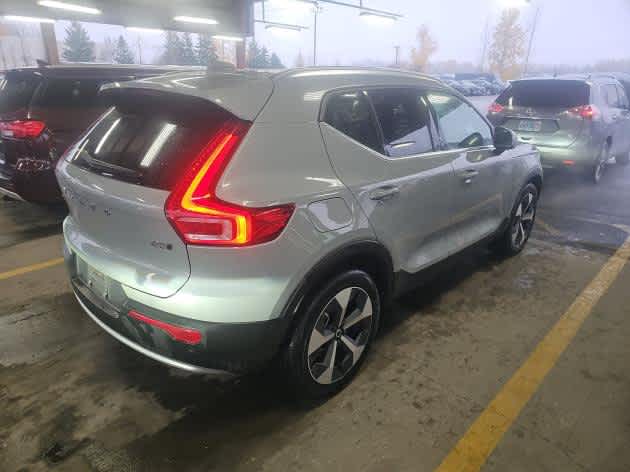 2025 Volvo XC40 Plus Bright Theme