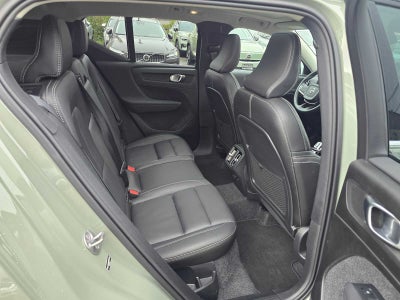 2025 Volvo XC40 Plus Bright Theme