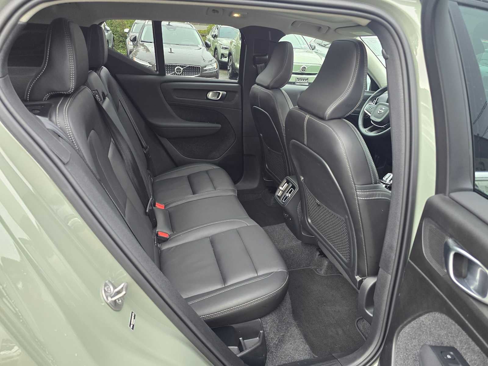 2025 Volvo XC40 Plus Bright Theme