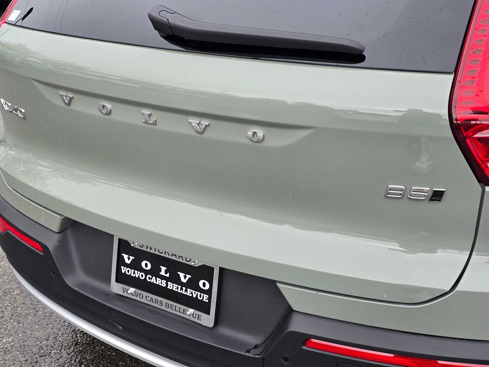 2025 Volvo XC40 Plus Bright Theme