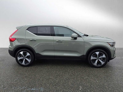 2025 Volvo XC40 Plus Bright Theme
