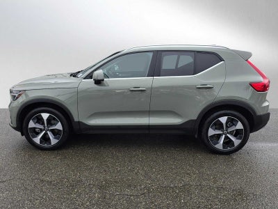 2025 Volvo XC40 Plus Bright Theme