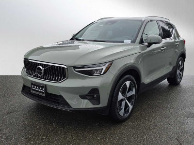 2025 Volvo XC40 Plus Bright Theme