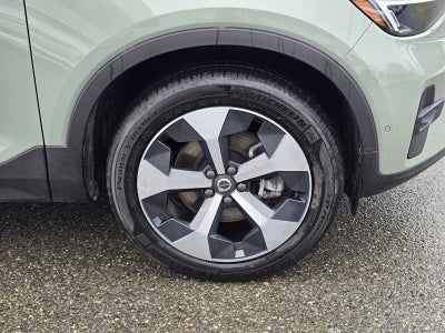 2025 Volvo XC40 Plus Bright Theme