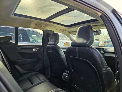 2025 Volvo XC40 Plus Bright Theme