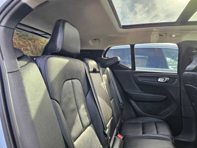 2025 Volvo XC40 Plus Bright Theme