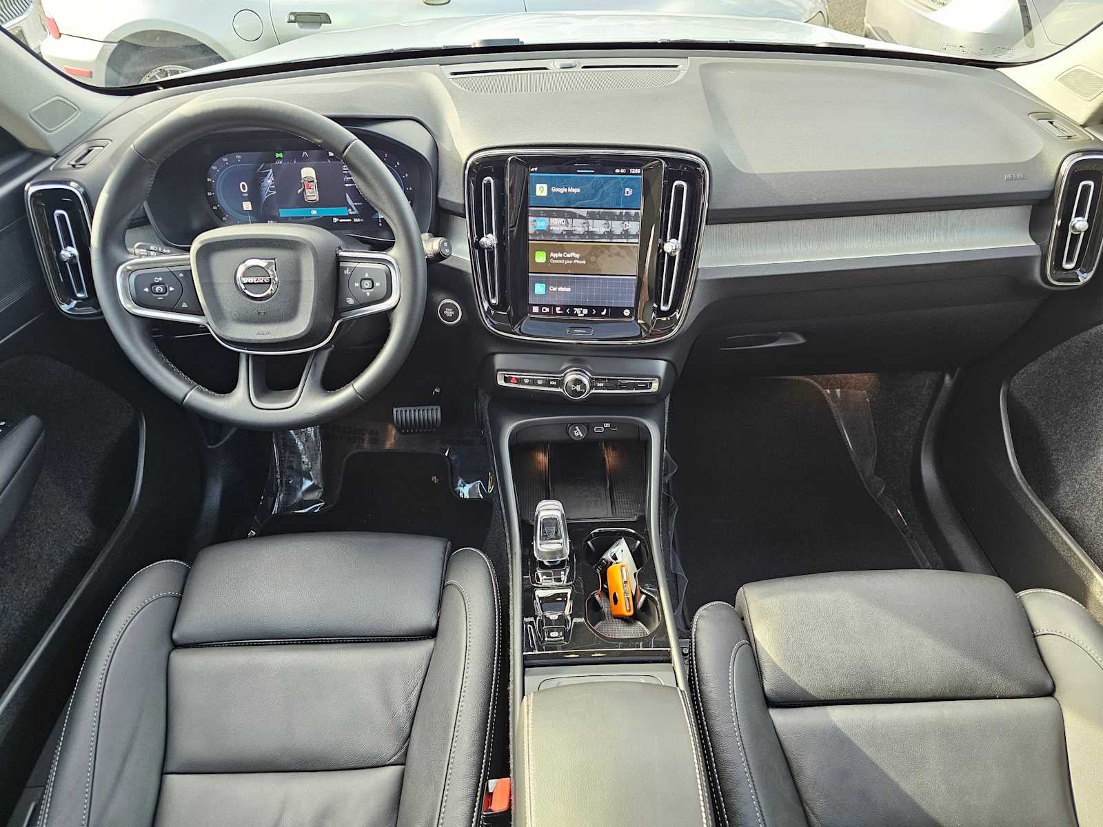 2025 Volvo XC40 Plus Bright Theme