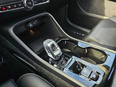 2025 Volvo XC40 Plus Bright Theme