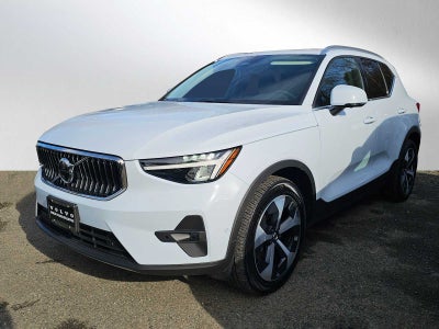 2025 Volvo XC40 Plus Bright Theme