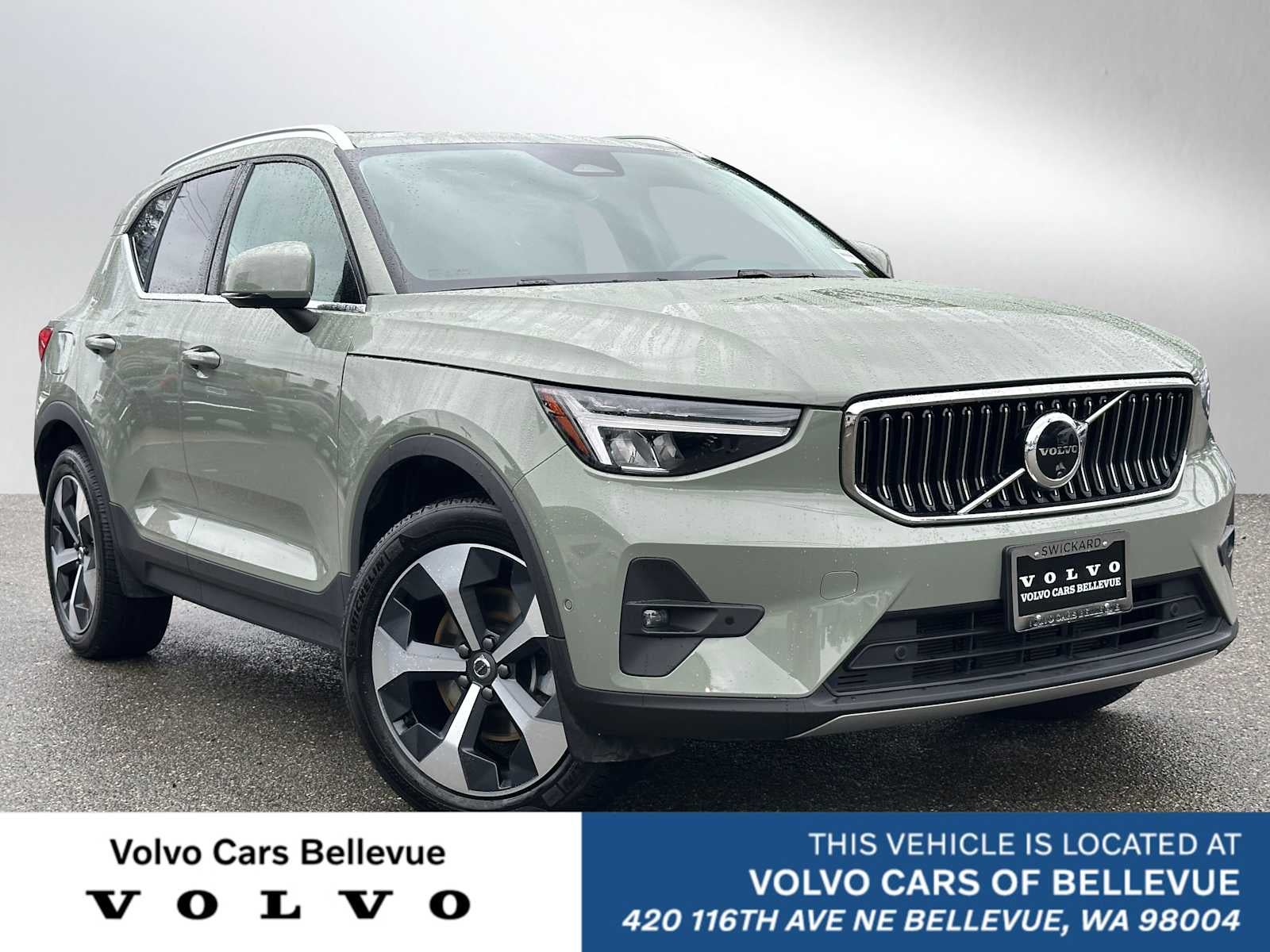 2025 Volvo XC40 Plus Bright Theme