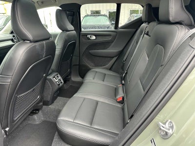 2025 Volvo XC40 Plus Bright Theme