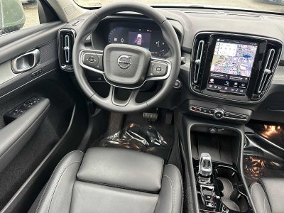 2025 Volvo XC40 Plus Bright Theme