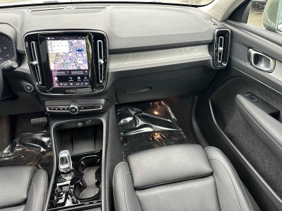 2025 Volvo XC40 Plus Bright Theme