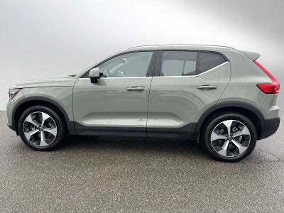 2025 Volvo XC40 Plus Bright Theme