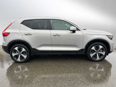 2025 Volvo XC40 Plus Bright Theme