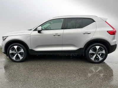 2025 Volvo XC40 Plus Bright Theme
