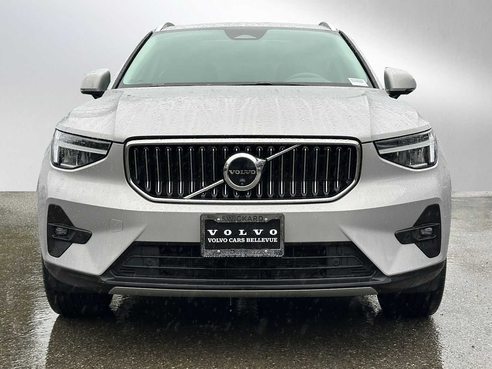 2025 Volvo XC40 Plus Bright Theme