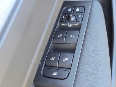 2025 Volvo XC40 Plus Bright Theme