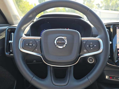 2025 Volvo XC40 Plus Bright Theme