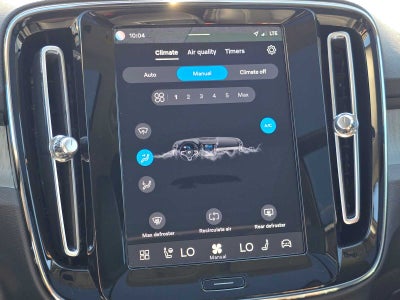 2025 Volvo XC40 Plus Bright Theme