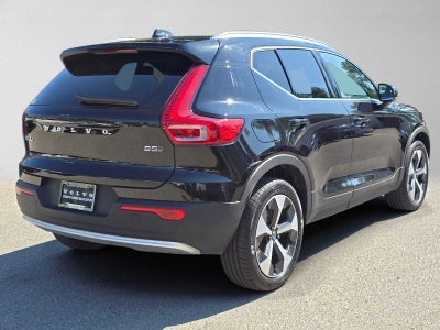 2025 Volvo XC40 Plus Bright Theme