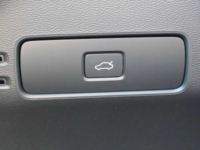 2025 Volvo XC40 Plus Bright Theme