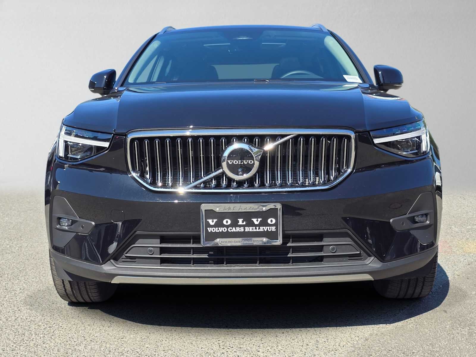 2025 Volvo XC40 Plus Bright Theme