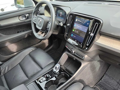 2025 Volvo XC40 Plus Bright Theme
