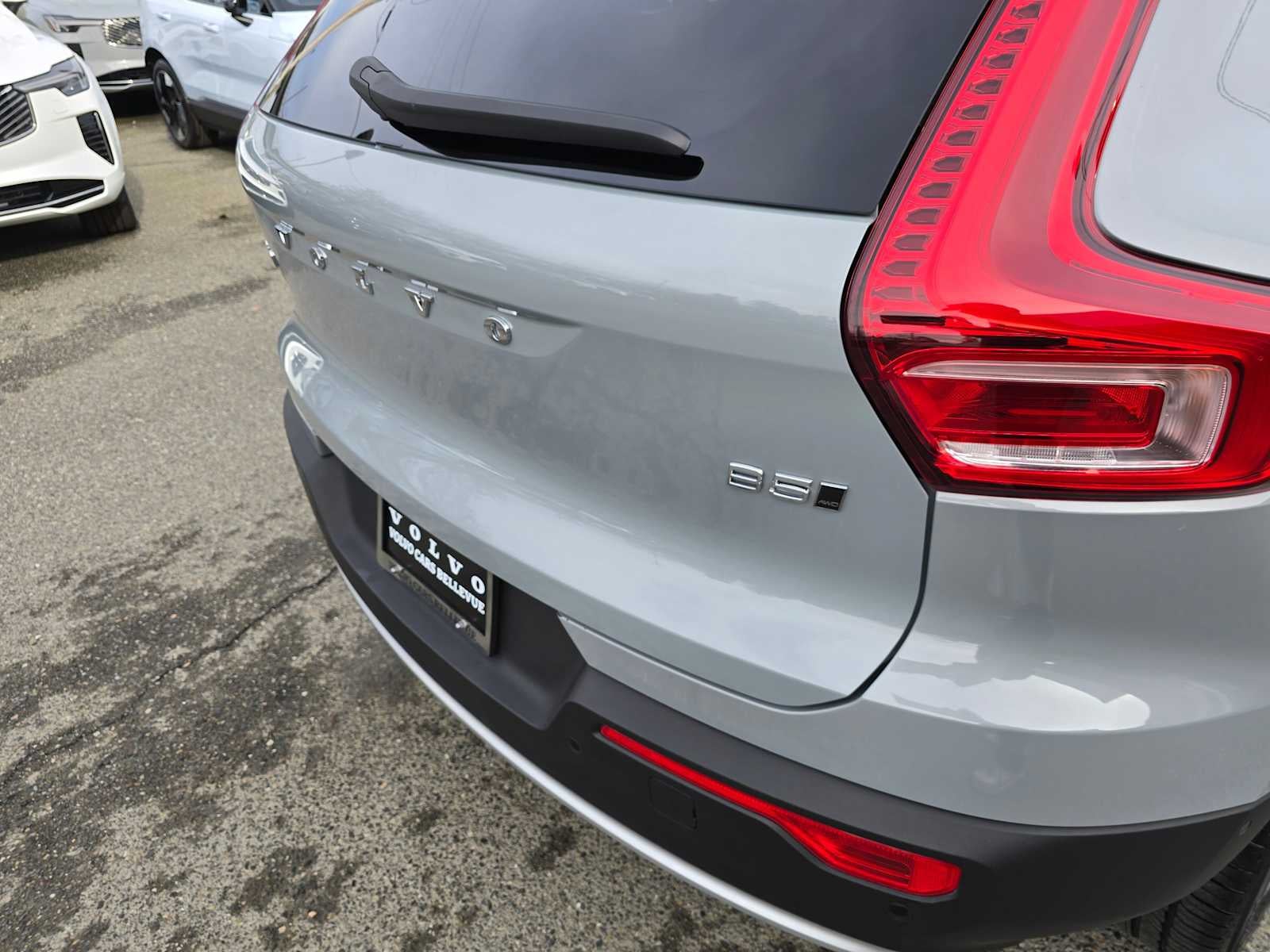 2025 Volvo XC40 Plus Bright Theme