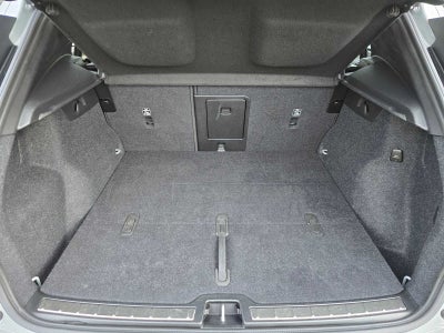 2025 Volvo XC40 Plus Bright Theme