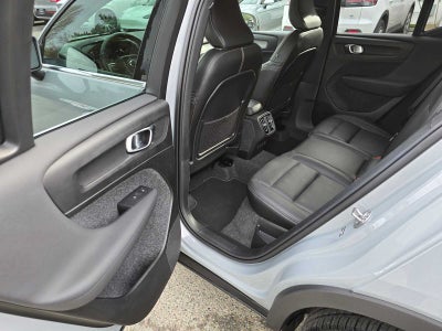 2025 Volvo XC40 Plus Bright Theme