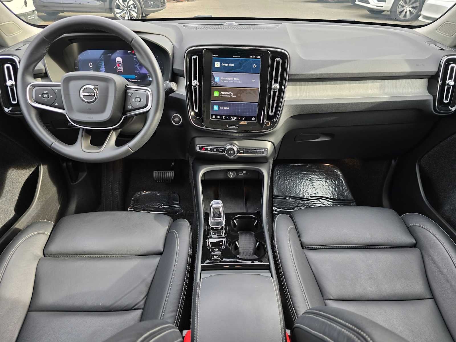 2025 Volvo XC40 Plus Bright Theme