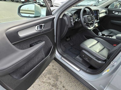 2025 Volvo XC40 Plus Bright Theme