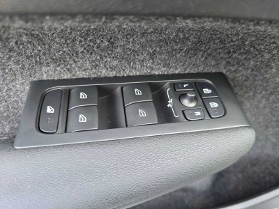 2025 Volvo XC40 Plus Bright Theme