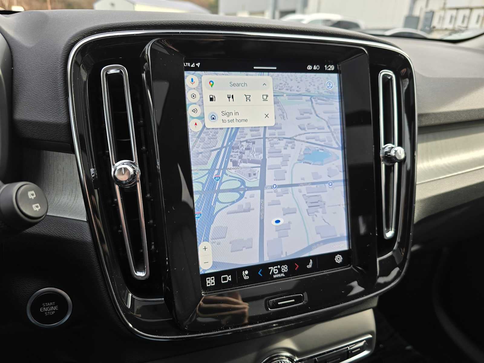 2025 Volvo XC40 Plus Bright Theme