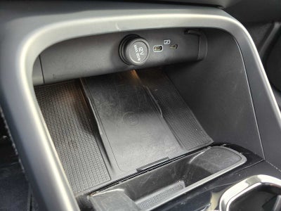 2025 Volvo XC40 Plus Bright Theme