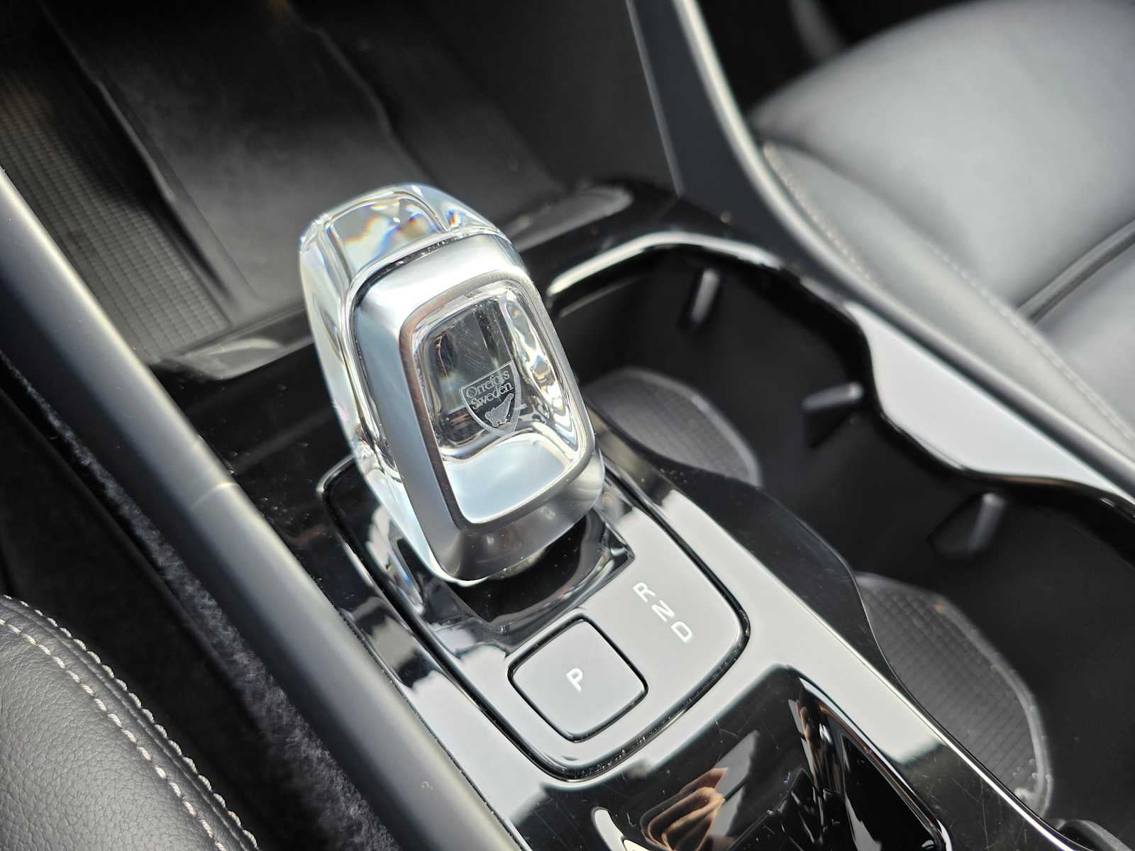 2025 Volvo XC40 Plus Bright Theme