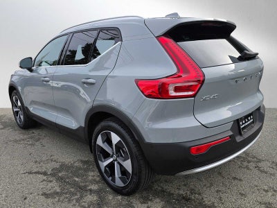 2025 Volvo XC40 Plus Bright Theme