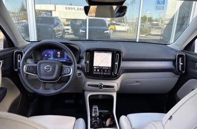 2024 Volvo XC40 Plus Bright Theme