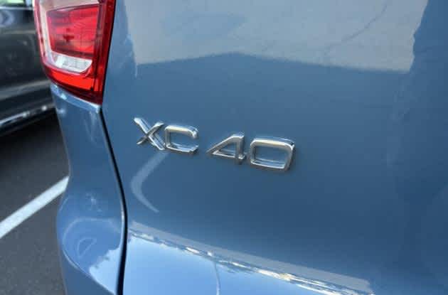 2024 Volvo XC40 Plus Bright Theme
