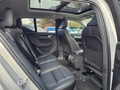 2025 Volvo XC40 Plus Bright Theme