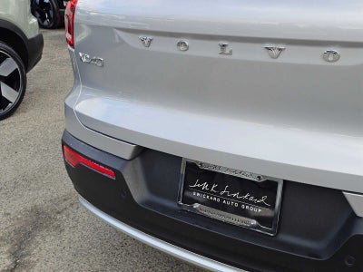 2025 Volvo XC40 Plus Bright Theme